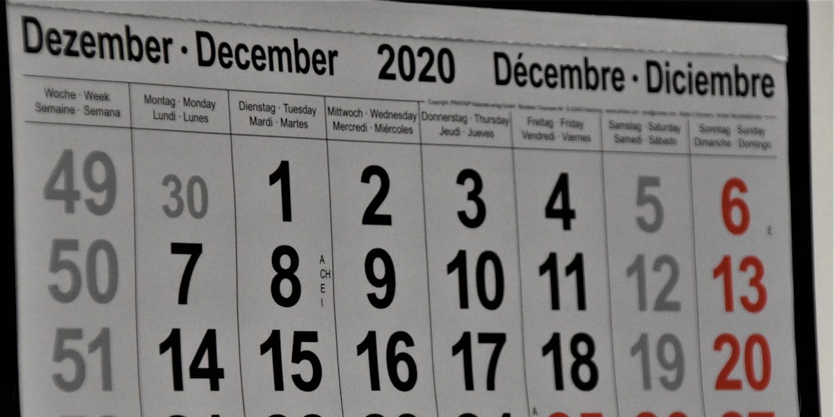 Wall calendar showing open enrollment dates and deadlines for health insurance coverage in 2026